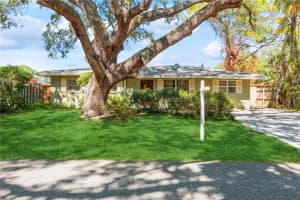 2835 WILLIAMSBURG STREET, SARASOTA, FL 34231 Sold 12/21/23