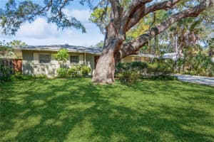 2835 WILLIAMSBURG STREET, SARASOTA, FL 34231 Sold 12/21/23