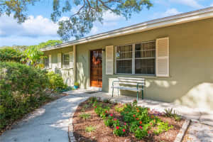 2835 WILLIAMSBURG STREET, SARASOTA, FL 34231 Sold 12/21/23