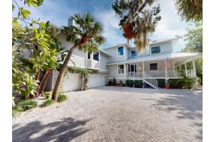 722 SIESTA DRIVE, SARASOTA, FL 34242 Sold 01/04/24