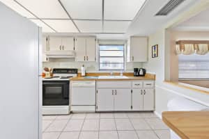 9421 ANDOVER CIRCLE, BRADENTON, FL 34210 Sold 02/23/24