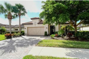 2409 VACCARO DRIVE, SARASOTA, FL 34231 Sold 04/24/24