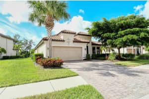 2409 VACCARO DRIVE, SARASOTA, FL 34231 Sold 04/24/24