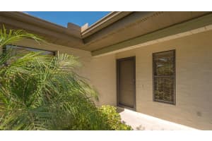 5757 LAKE BREEZE COURT, SARASOTA, FL 34233 Sold 12/05/23
