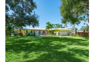 7472 BROUGHTON STREET, SARASOTA, FL 34243 Sold 04/29/24