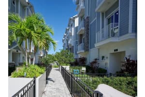 516 LAUREL PARK DRIVE, SARASOTA, FL 34236 Sold 04/30/24