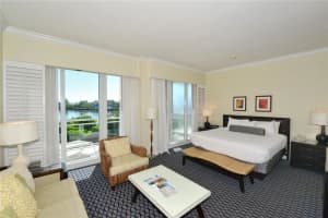 225 SANDS POINT ROAD, LONGBOAT KEY, FL 34228 Sold 06/27/24