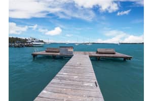 6809 Pine St, Longboat Key, FL 34228, Sold 11/10/23
