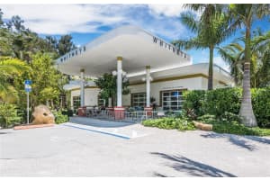 6809 Pine St, Longboat Key, FL 34228, Sold 11/10/23