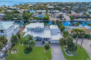 614 DUNDEE LN, HOLMES BEACH, FL 34217 Sold 01/03/24