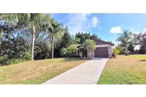 5268 FOXCROFT COURT, SARASOTA, FL 34232 Sold 01/12/24
