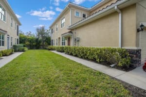 8120 ENCLAVE WAY, SARASOTA, FL 34243 Sold 12/19/23