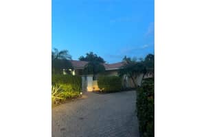 513 WHITFIELD AVENUE, SARASOTA, FL 34243 Sold 02/21/24