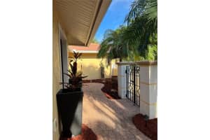 513 WHITFIELD AVENUE, SARASOTA, FL 34243 Sold 02/21/24