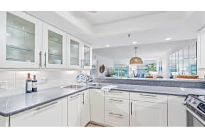 1204 SIESTA BAYSIDE DRIVE, SARASOTA, FL 34242 - MLS#MFRA4589559