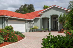 8763 GREY OAKS AVENUE, SARASOTA, FL 34238 Sold 01/30/24