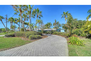 711 EMERALD HARBOR DRIVE, LONGBOAT KEY, FL 34228 Sold 01/16/24
