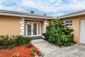 3137 VILLAGE GREEN DRIVE, SARASOTA, FL 34239 Sold 01/13/24