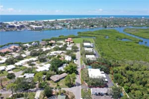 1737 SOUTHWOOD STREET, SARASOTA, FL 34231 Sold 02/29/24
