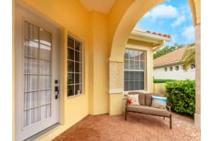 8332 CANARY PALM COURT, SARASOTA, FL 34238 Sold 02/09/24
