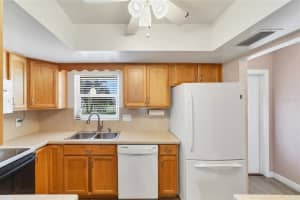911 VILLAGE GREEN PARKWAY, BRADENTON, FL 34209 Sold 10/25/24