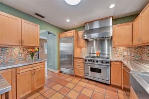 1011 VIRGINIA DRIVE, SARASOTA, FL 34234 Sold 04/12/24