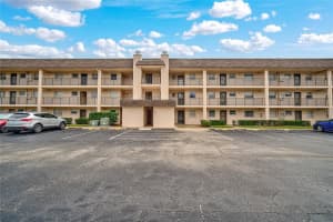 102 CAPRI ISLES BOULEVARD, VENICE, FL 34292 Sold 02/28/25