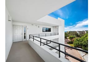 8701 MIDNIGHT PASS ROAD, SARASOTA, FL 34242 Sold 03/01/24
