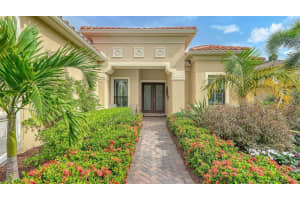 8240 LARKSPUR CIRCLE, SARASOTA, FL 34241 Sold 01/22/24