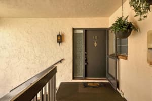 2684 CLUBHOUSE DRIVE, SARASOTA, FL 34232 Sold 04/03/24