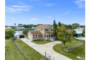 2492 27TH STREET, OKEECHOBEE, FL 34974 Sold 01/11/24