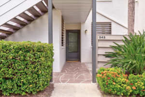 545 LAKESIDE DRIVE, BRADENTON, FL 34210 Sold 02/29/24