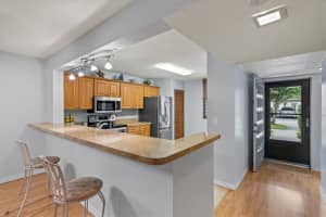545 LAKESIDE DRIVE, BRADENTON, FL 34210 Sold 02/29/24
