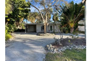 451 AVENIDA DE MAYO, SARASOTA, FL 34242 Sold 01/28/25