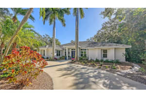 924 INDIAN BEACH DRIVE, SARASOTA, FL 34234 Sold 03/14/24