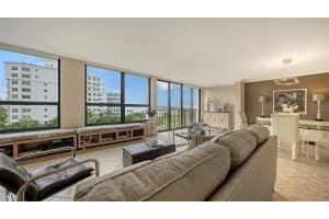 11 SUNSET DRIVE, SARASOTA, FL 34236 Sold 09/05/24