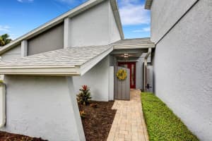 3828 EASTON STREET, SARASOTA, FL 34238 Sold 02/28/24