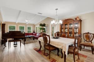 3828 EASTON STREET, SARASOTA, FL 34238 Sold 02/28/24