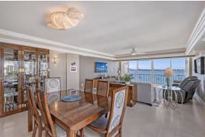 555 GULFSTREAM AVENUE, SARASOTA, FL 34236 Sold 04/12/24