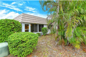 2324 CANALBLUFF PLACE, SARASOTA, FL 34231 Sold 09/20/24