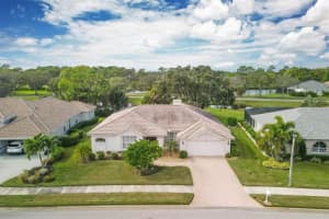 8956 GREY OAKS AVENUE, SARASOTA, FL 34238 Sold 03/27/24