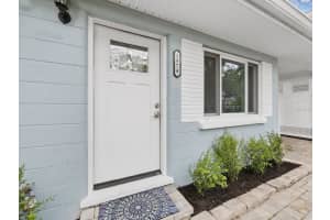 1974 HYDE PARK STREET, SARASOTA, FL 34239 Sold 04/15/24