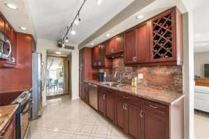 2425 GULF OF MEXICO DRIVE, LONGBOAT KEY, FL 34228 Sold 02/16/24