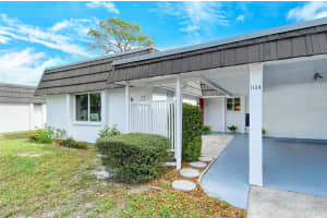 1134 BREEZEMONT DRIVE, SARASOTA, FL 34232 Sold 02/16/24