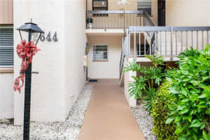 2644 CLUBHOUSE DRIVE, SARASOTA, FL 34232 Sold 03/12/25