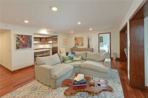 1102 BENJAMIN FRANKLIN DRIVE, SARASOTA, FL 34236 Sold 03/15/24