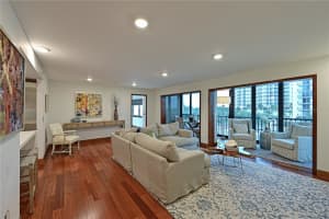 1102 BENJAMIN FRANKLIN DRIVE, SARASOTA, FL 34236 Sold 03/15/24