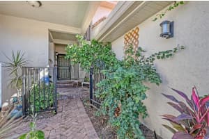 2143 HARBOURSIDE DRIVE, LONGBOAT KEY, FL 34228 Sold 10/04/24