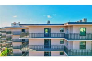 6480 MIDNIGHT PASS ROAD, SARASOTA, FL 34242 Sold 05/08/24