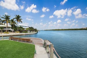 1389 SIESTA BAYSIDE DRIVE, SARASOTA, FL 34242 - MLS#MFRA4593062